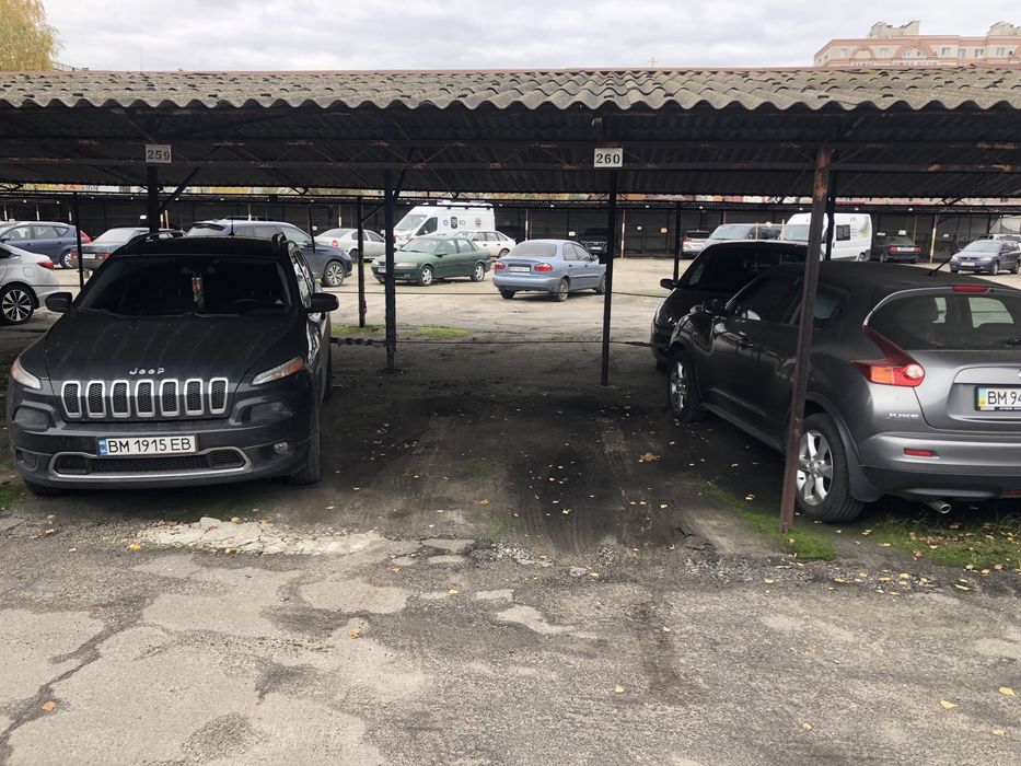 Продам паркомісце,зручного використання під навісом
