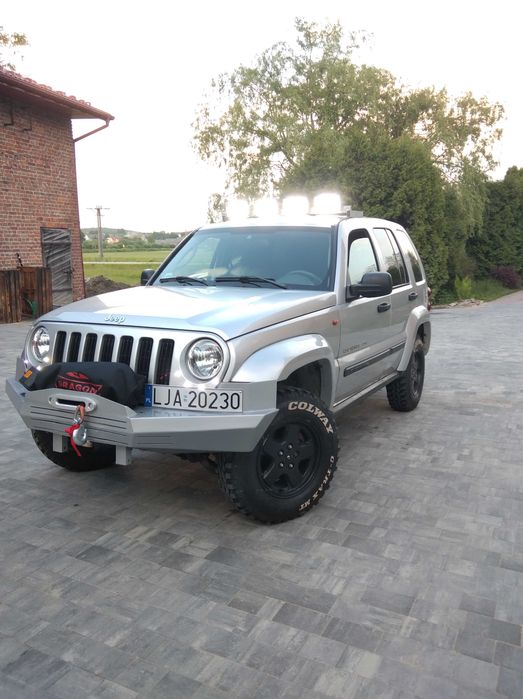 ZDERZAK STALOWY ocynkowany JEEP  Liberty , pod wyciągarkę