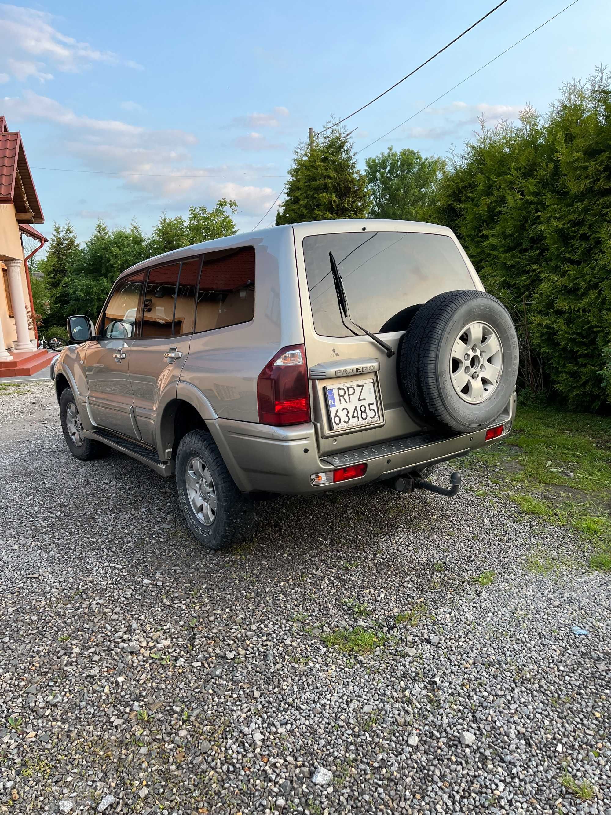 Mitsubishi Pajero 3.2 rok 2004