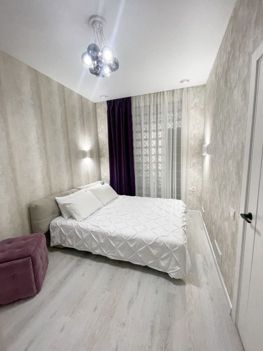 Посуточно , ЖК 4 Сезона / клиника Филатова, киностудия