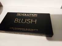 REVOLUTION  ultra professional BLUSH hot spice  palette