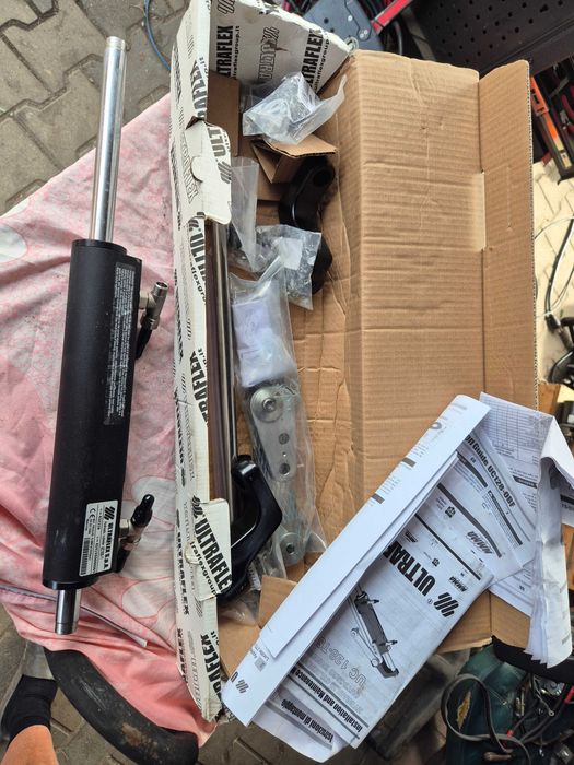 siłownik hydrauliczny ultraflex sterociąg UC128/1