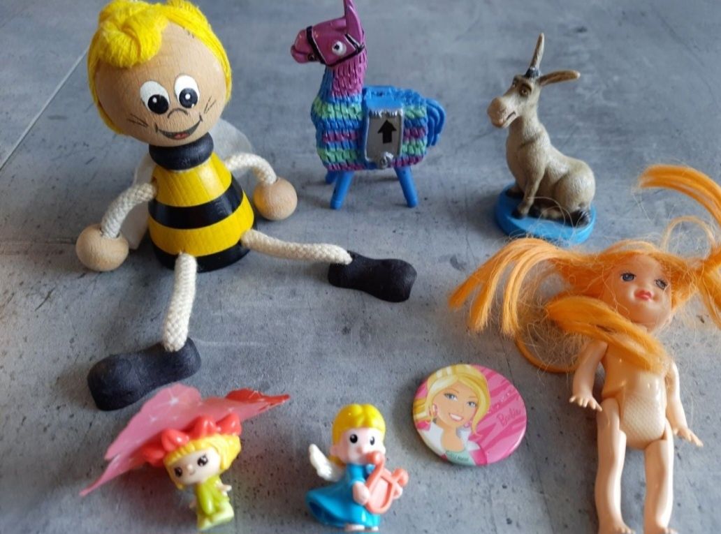 Sprzedam zestaw figurek,lalka Barbie,pszczółka Mają,Trolls,Nemo