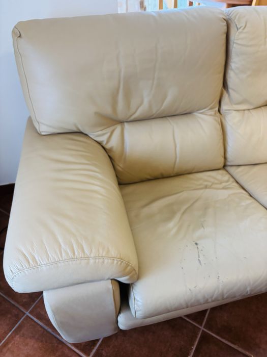 Sofá de Pele bege