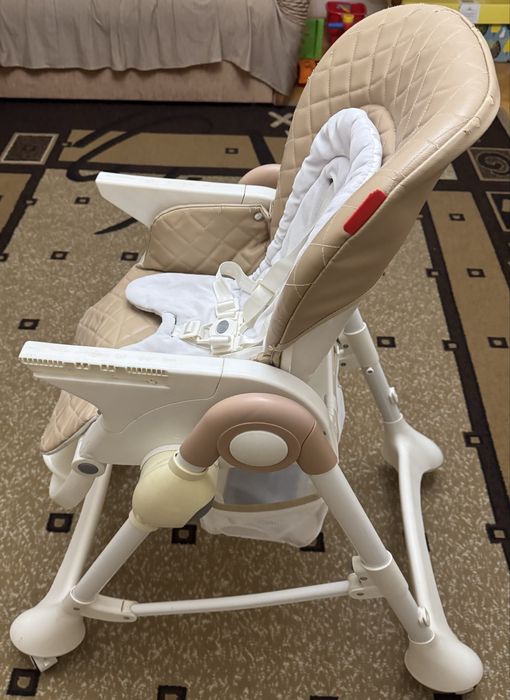 Стілець CARRELLO для годування Caramel