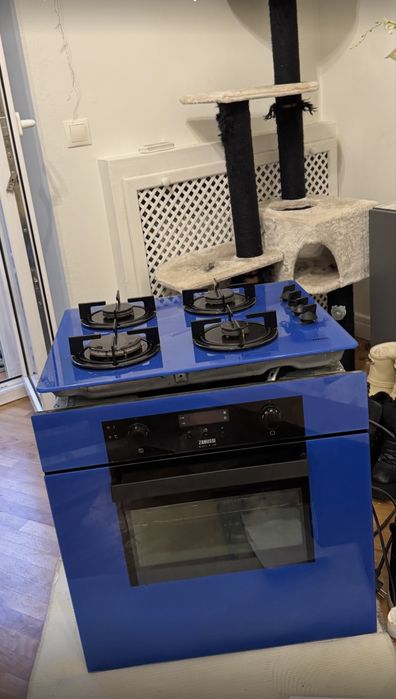 ZANUSSI   Варочная прверхность , газ и духовка электрическая