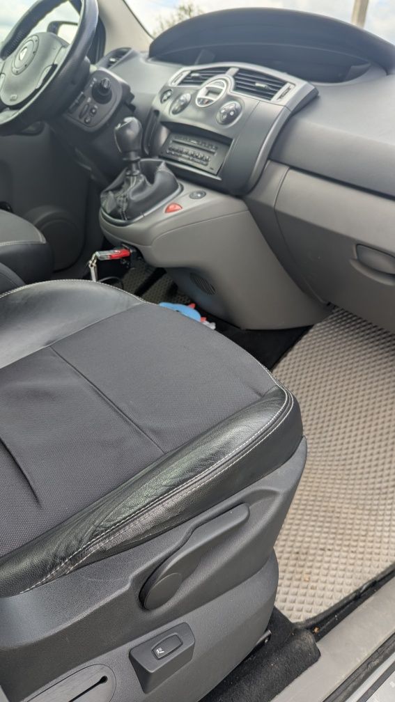 Від власника Renault Scenic 2006 7 місць бензин