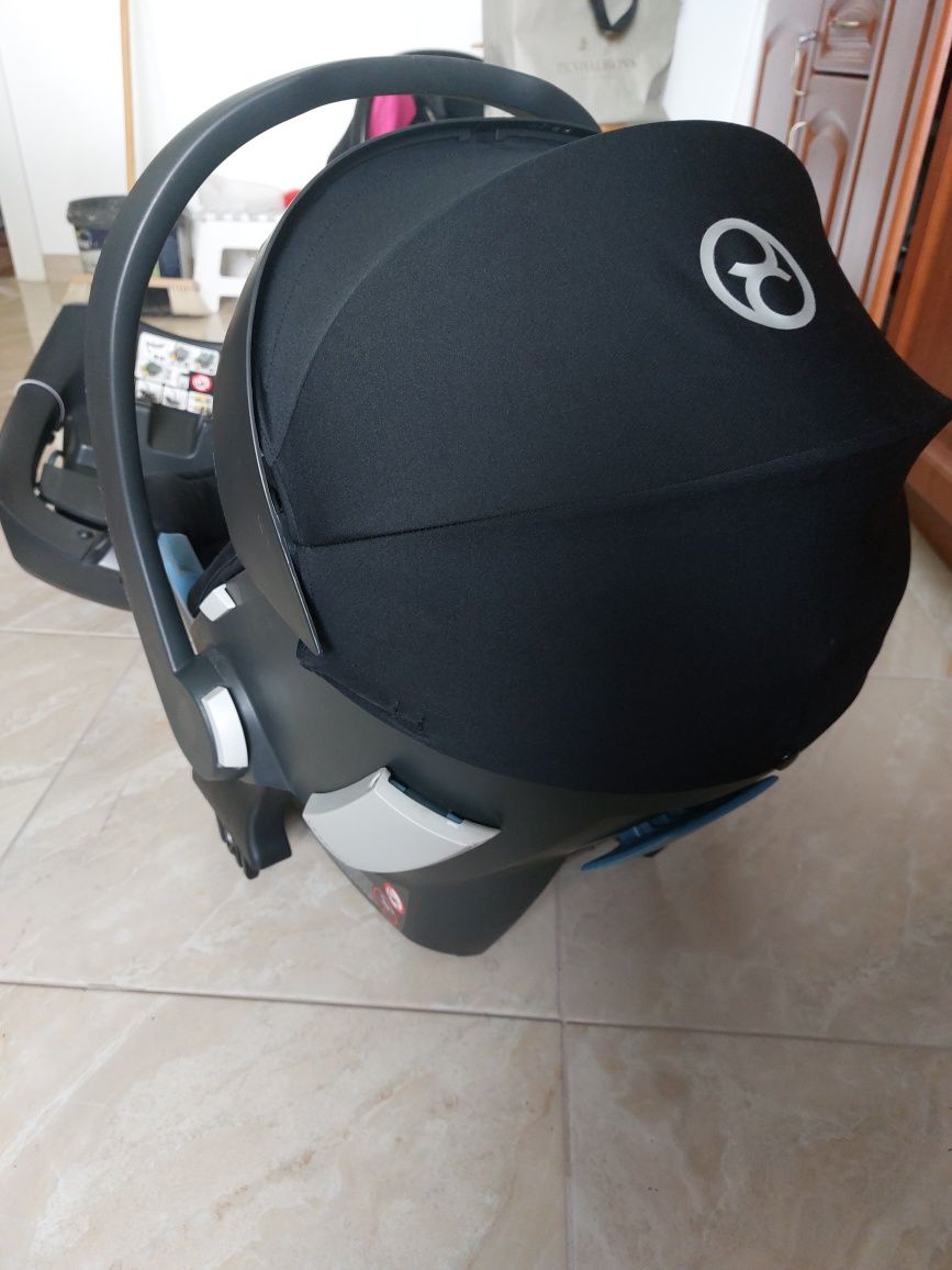 Cybex Aton 5 z bazą