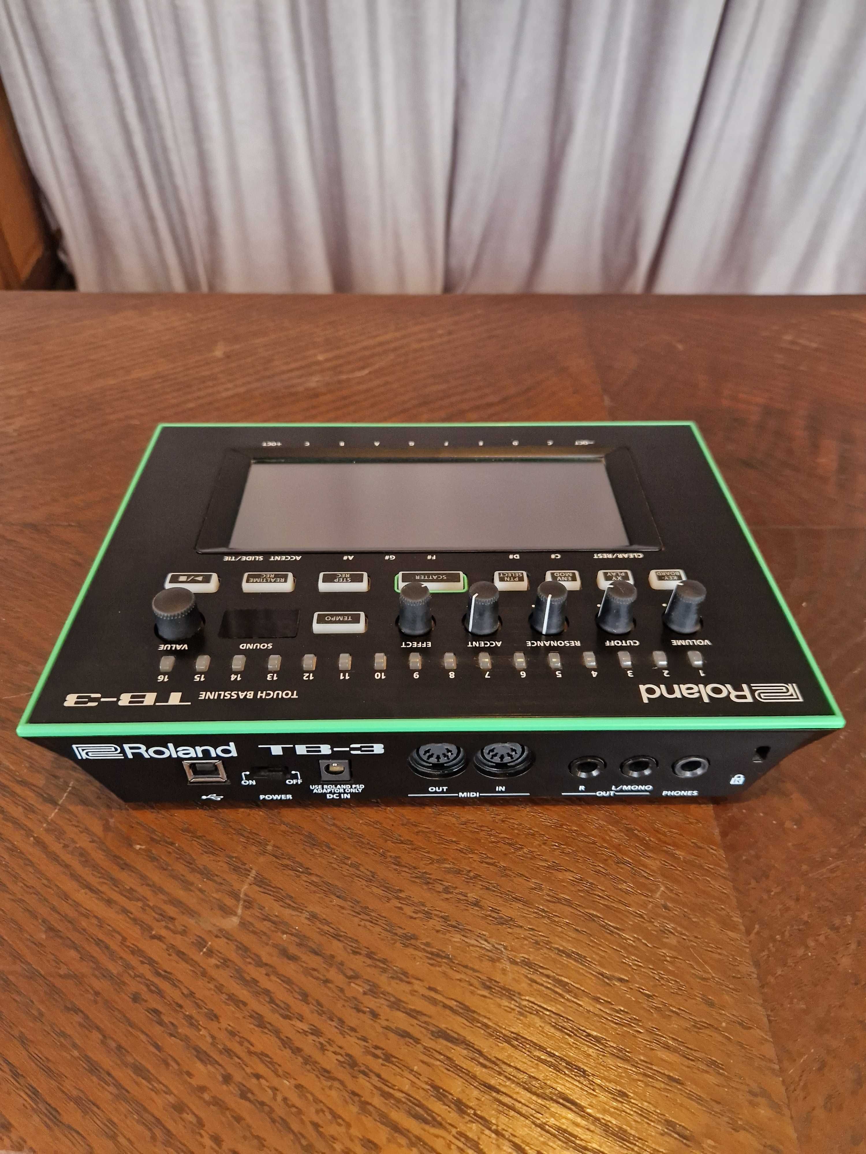 Roland TB3 - touch bassline