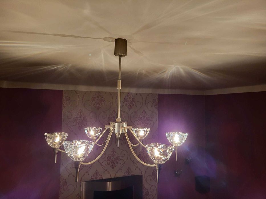 Elegancka lampa pokojowa z kinkietami