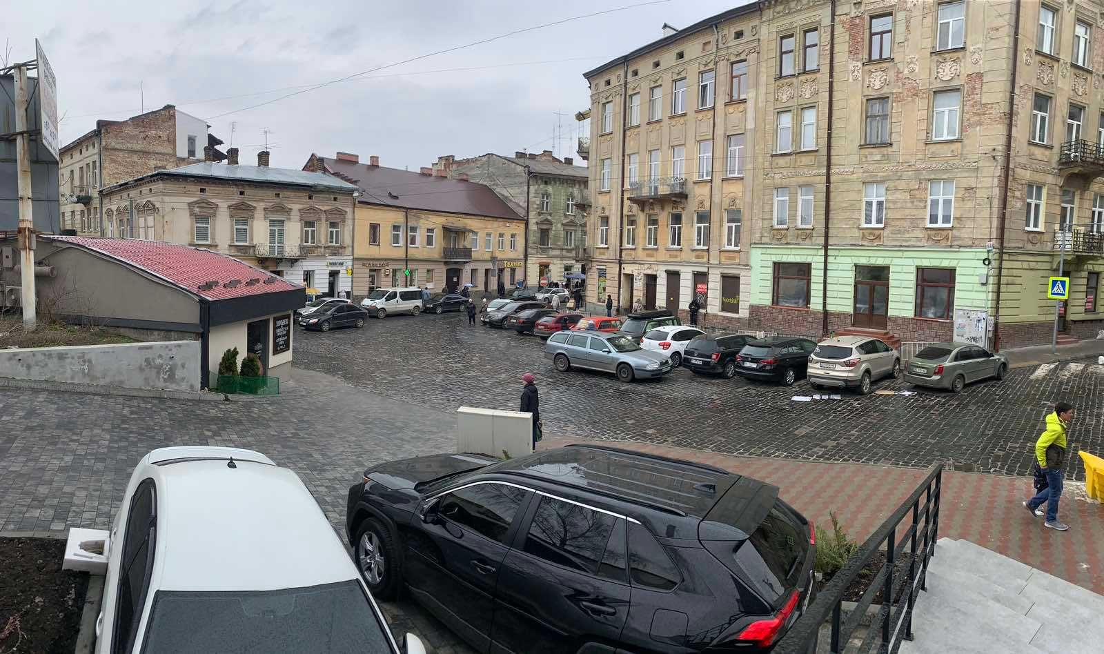 Оренда фасадного приміщення Джерельна кут Шпитальна