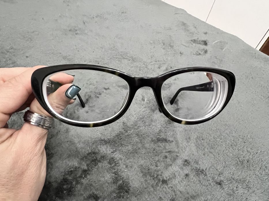 Atmacao de oculos GUESS
