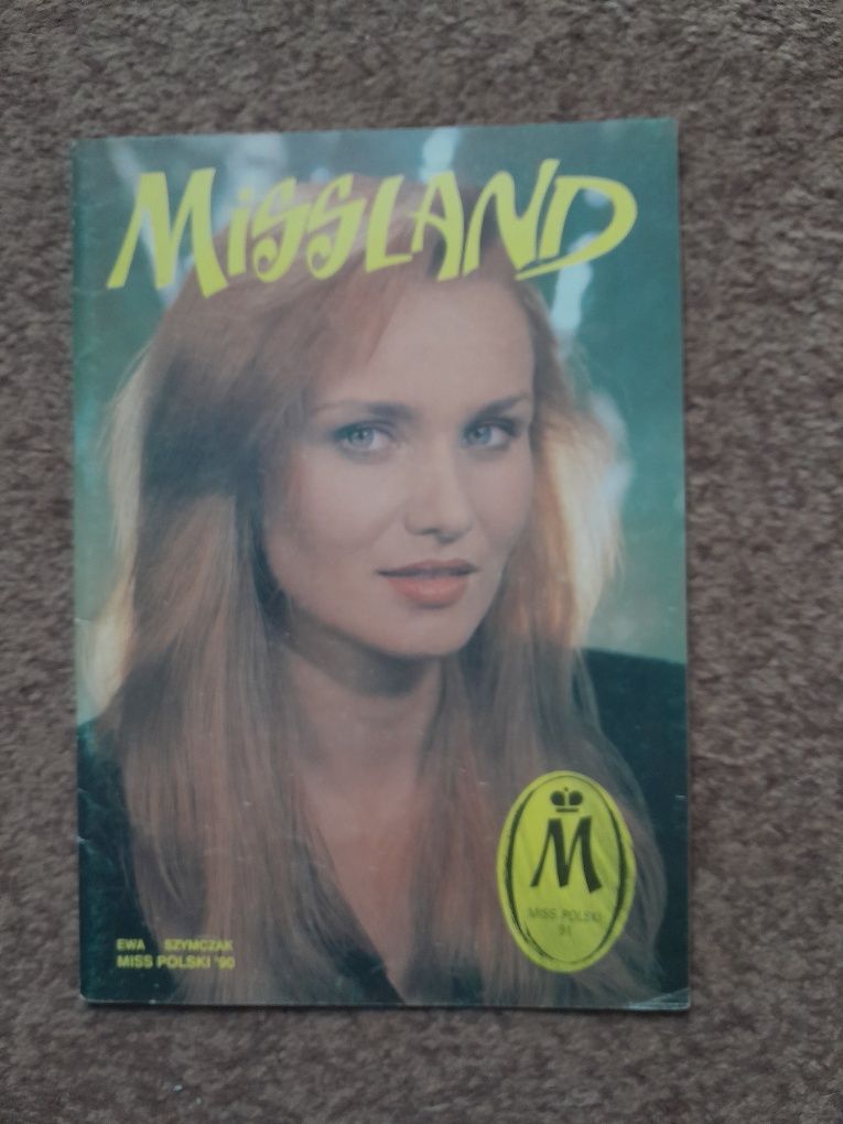 Folder z konkursu Miss Polski 1991 ze zdjęciami finalistek