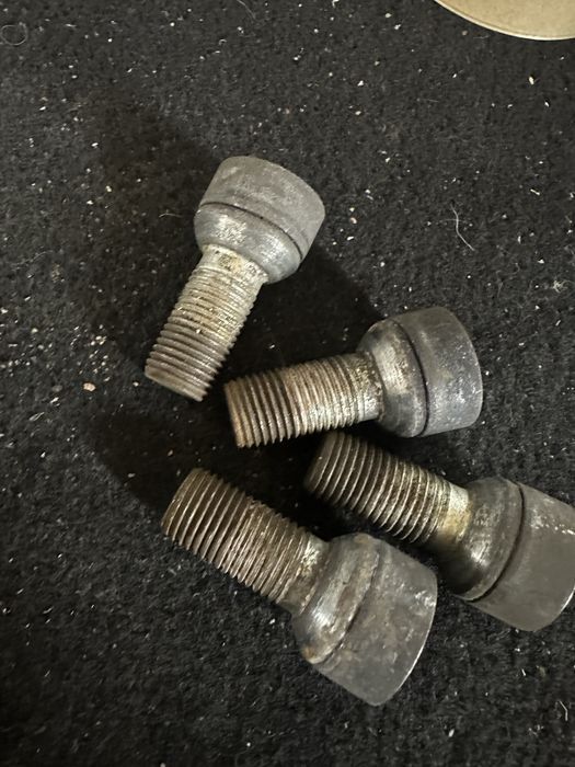 Секретні болти audi a6 c6,vw golf,skoda octavia,m14*1,5