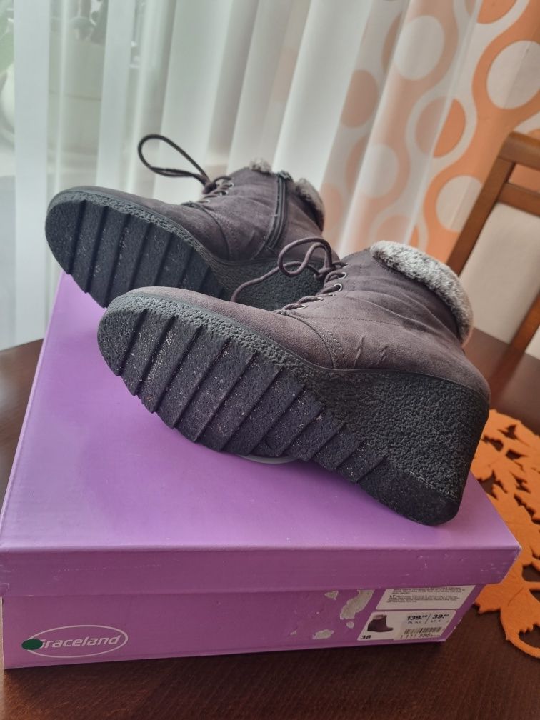 Buty zimowe na koturnie roz. 38