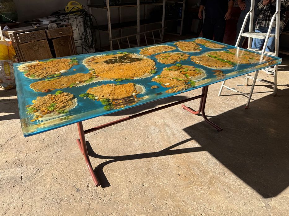 Mesa em Resina com decoração de mar