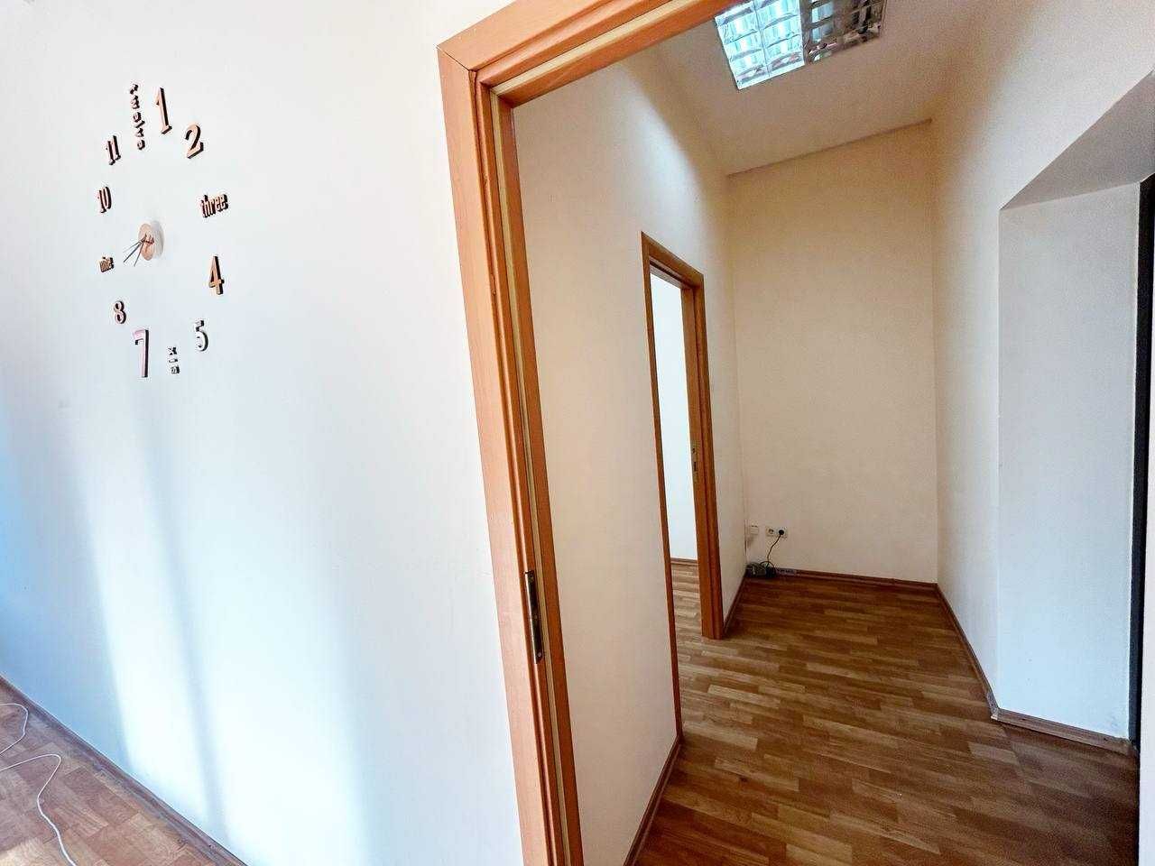 Сдам приміщення, офіс 64,5 м кв на вул. Стартова, біля Тополь 3.