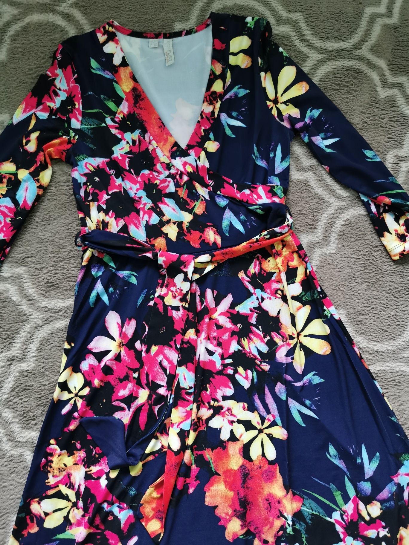 Sukienka maxi w kwiaty rozmiar M/L