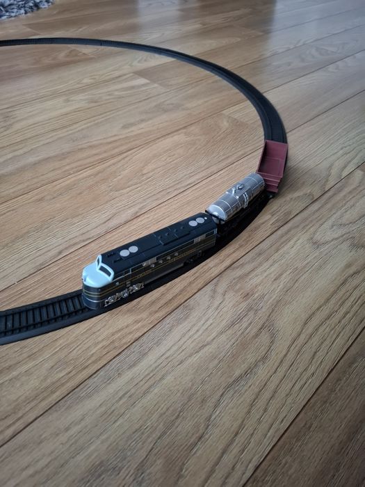 Pociag elektrycznie zasilany