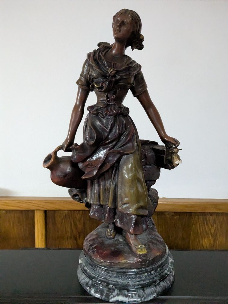 Estatueta em marfinite