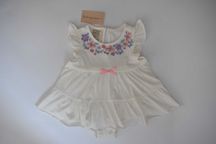 Body z krótkim rękawem Falbany First Impressions Biały 6-9 miesięcy