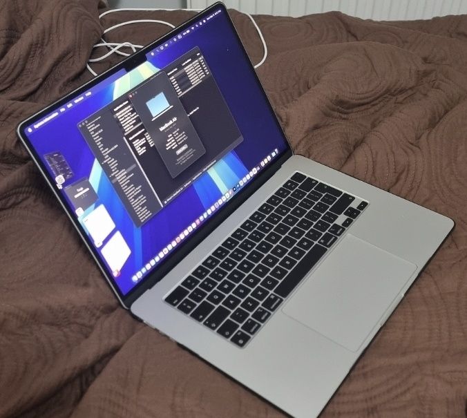 Laptop Mackbook Air M3 15" 16GB RAM ; 256GB