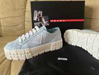 Женские голубые кеды Prada. Белая подошва и надпись. Размер 39-40.