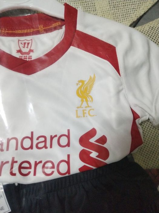 Equipamento Liverpool warrior original bebé 3-6 meses novo