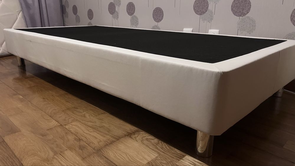Cama sommier branco solteiro