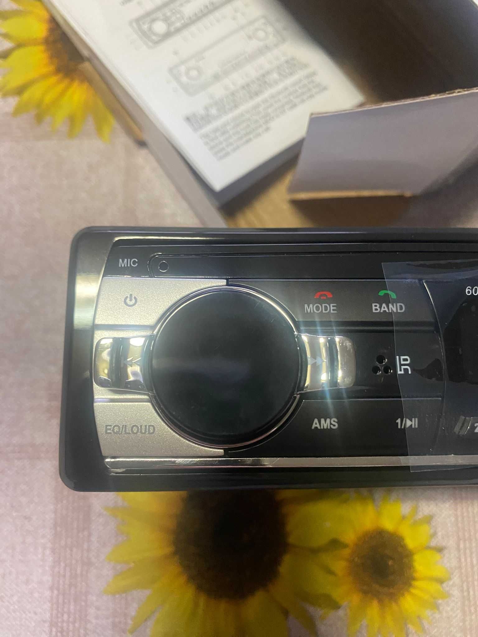 Autorádio Bluetooth novo em caixa