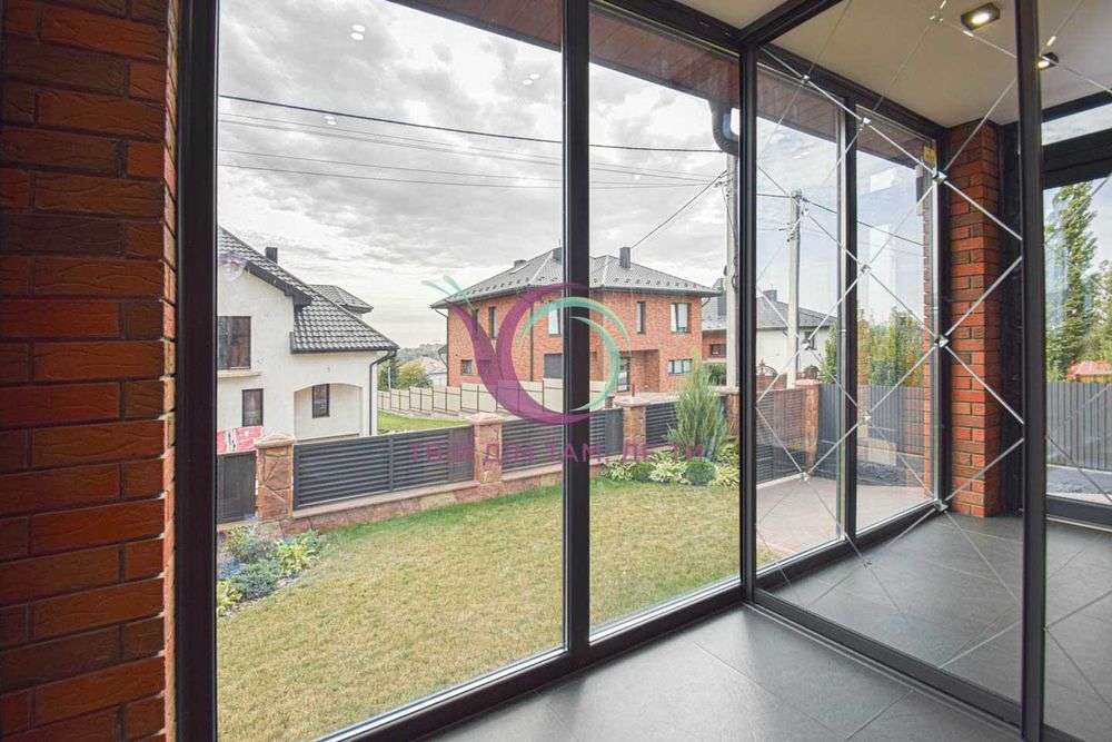 5-к. будинок 176 м2 з власним подвір’ям за вул. Гузара