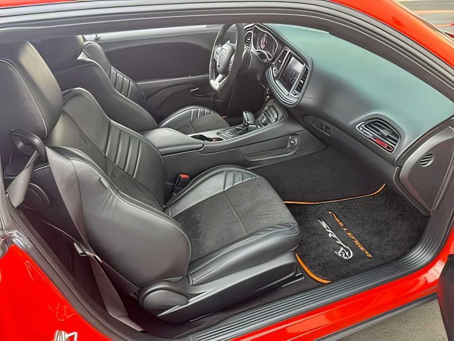 Dodge Challenger      2020