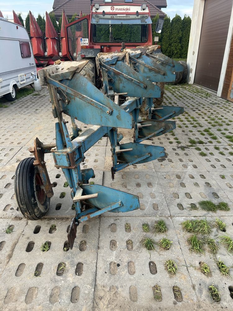 Sprzedam pług obrotowy cztero skibowy