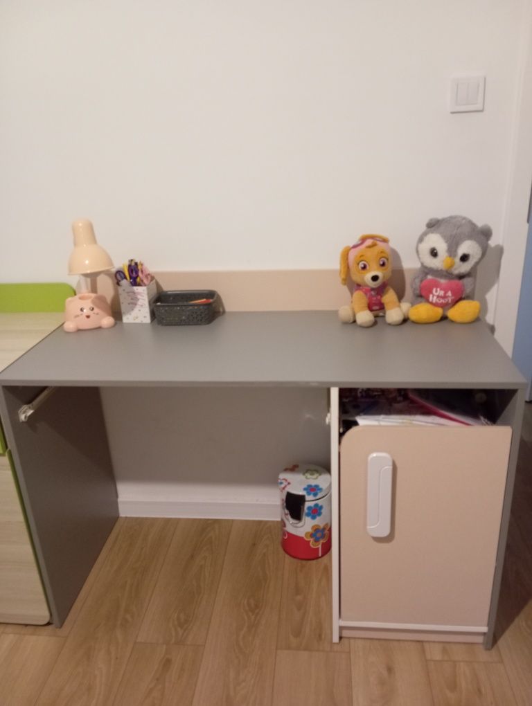 Meble dziecięce różowe