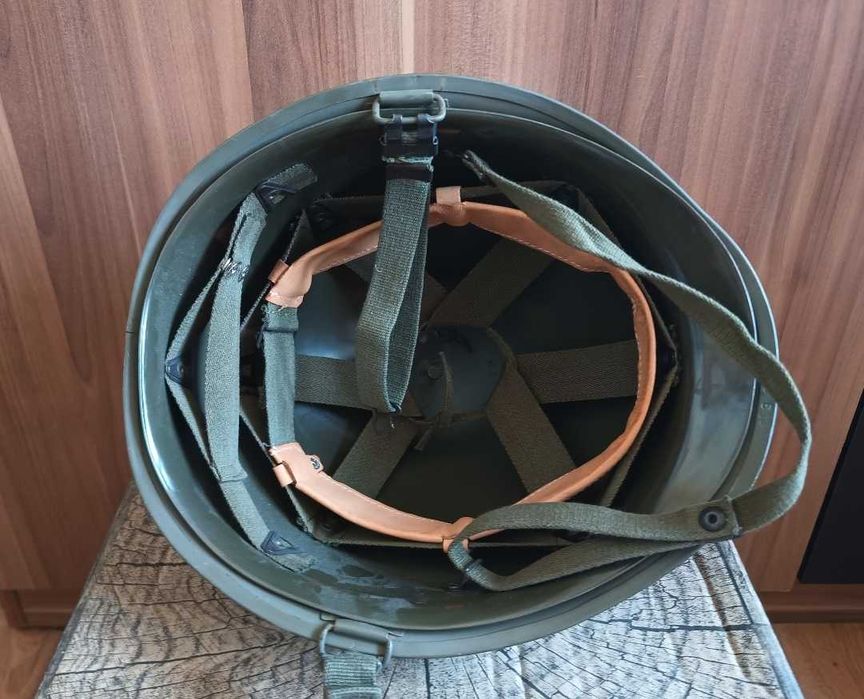 Hełm wojsk amerykańskich M1 oryginalny z siatką i wkładem