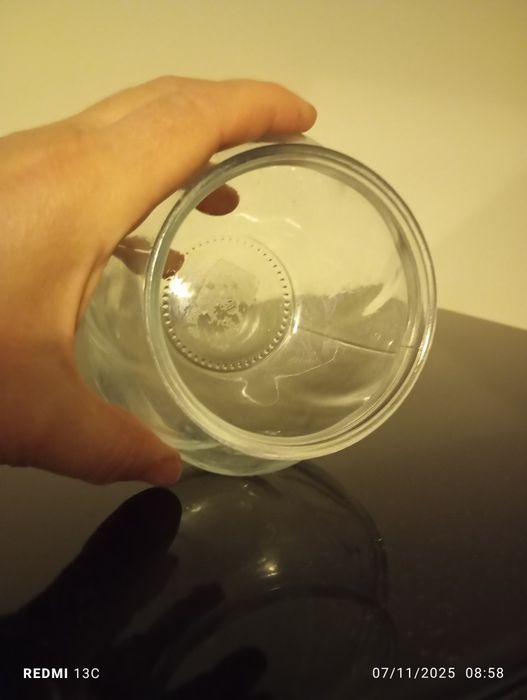 Pequena jarra em vidro