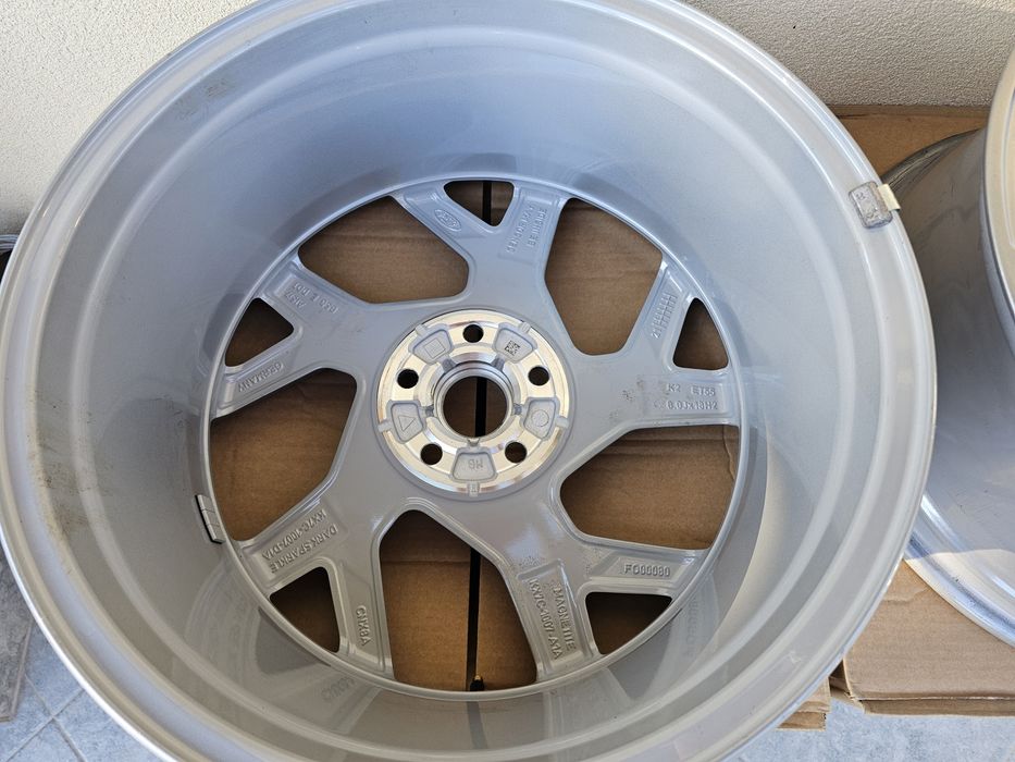 NOWE Felgi Ford 5x108 8Jx18 + TPMS