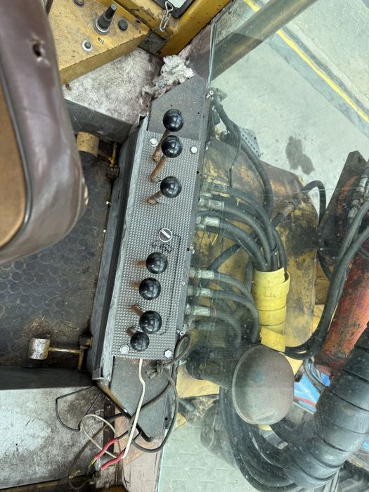 Maszyna leśna 6x6 HDS do zwożenia drzewa wywrotka