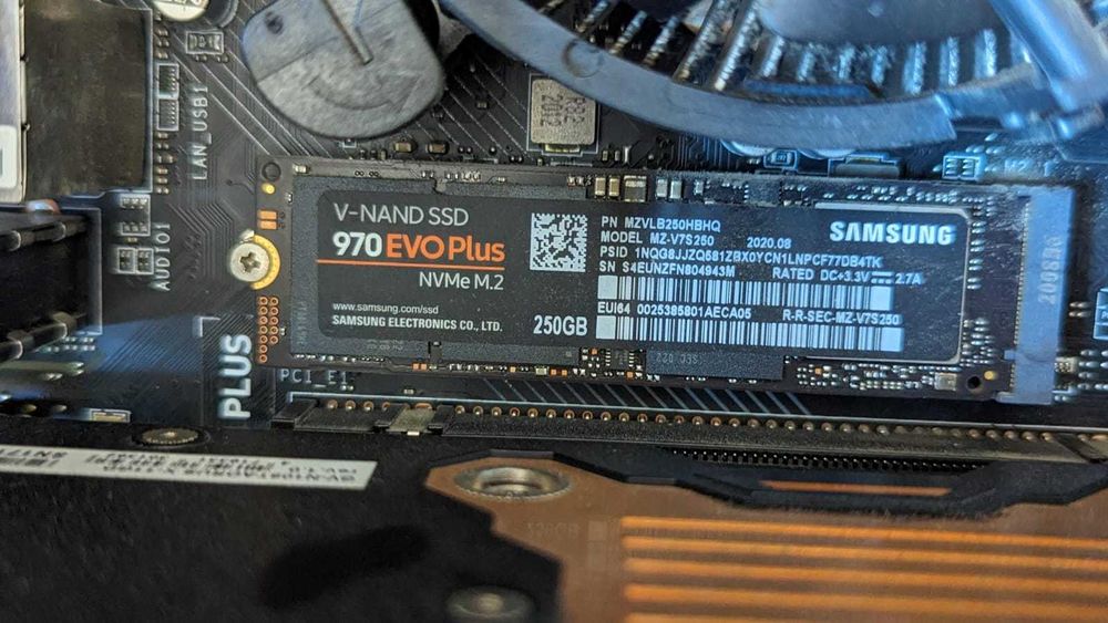 Desktop Computer Tower i7 9700F64286189329411123