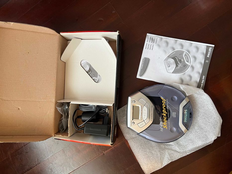 LEITOR DE CD PORTÁTIL PHILIPS e GUERAY  (novos, na caixa)