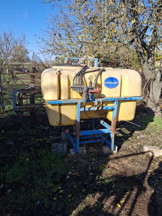 Оприскувач навісний 800л.