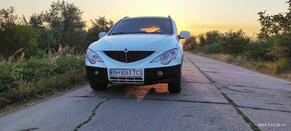 Продам автомобиль Ssang Young