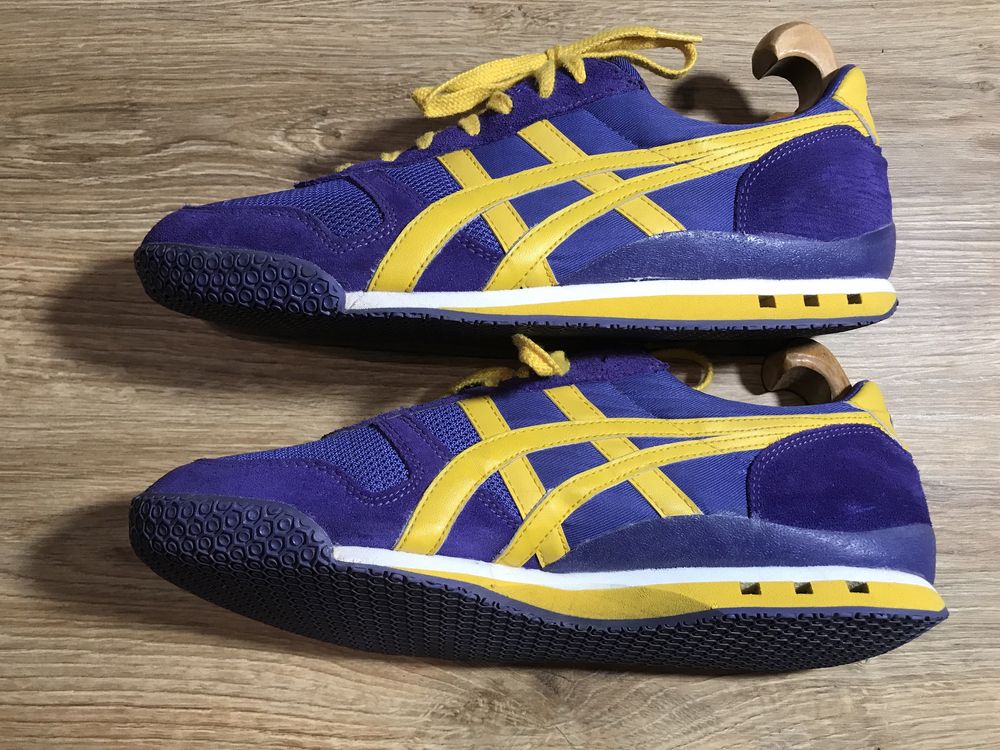 Кроссовки asics onitsuka tiger. оригинал розмір 44(28 см.)