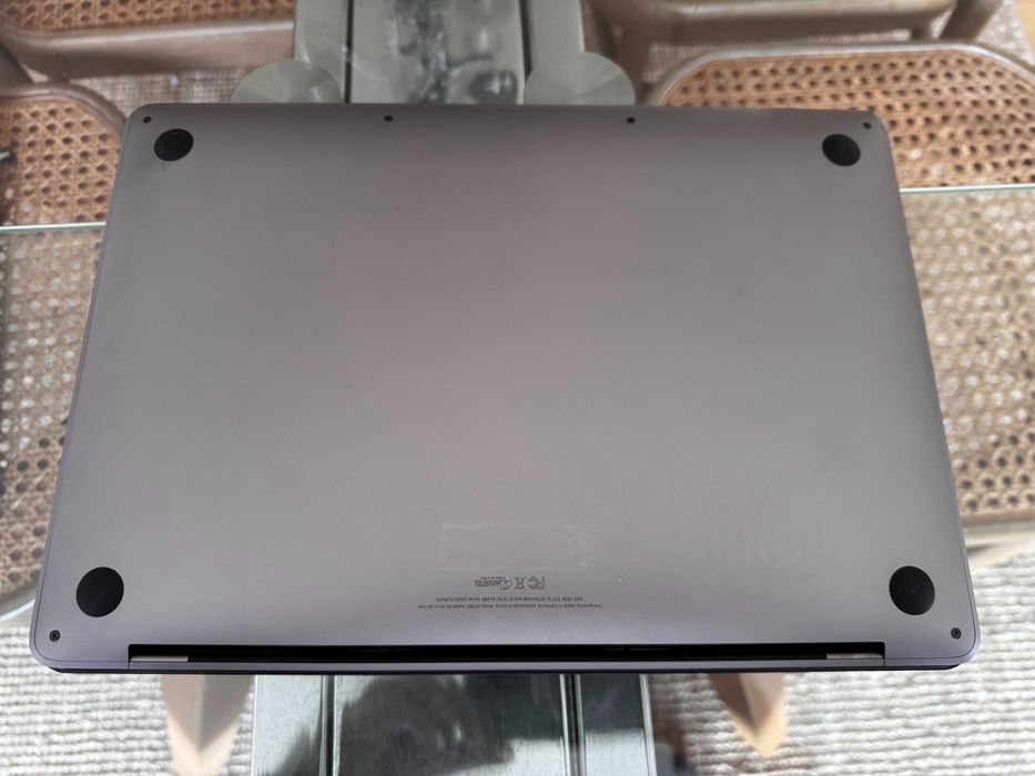 Macbook Pro intel i7 1,7Ghz - 16Gb RAM - 512Gb SSD HD - model A2251