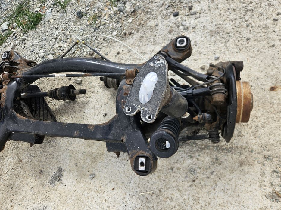 Zawieszenie Tył Bmw 1 F20 F21 belka sanki tylne wózek kołyska kopyto