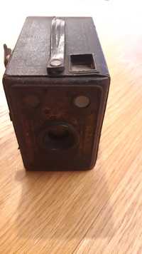 Stary aparat fotograficzny skrzynkowy