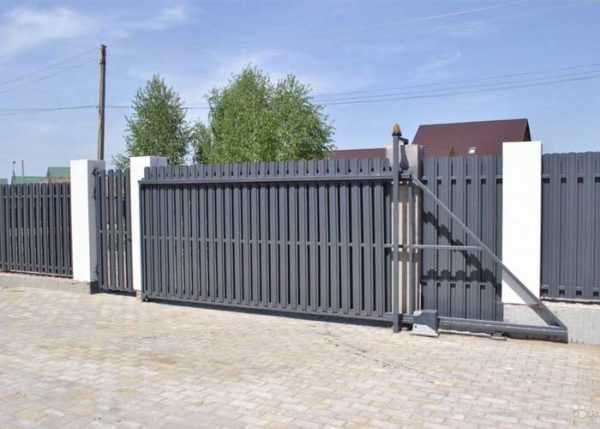 Паркан жалюзі. Металеві огорожі. Паркан ранчо. Металевий паркан