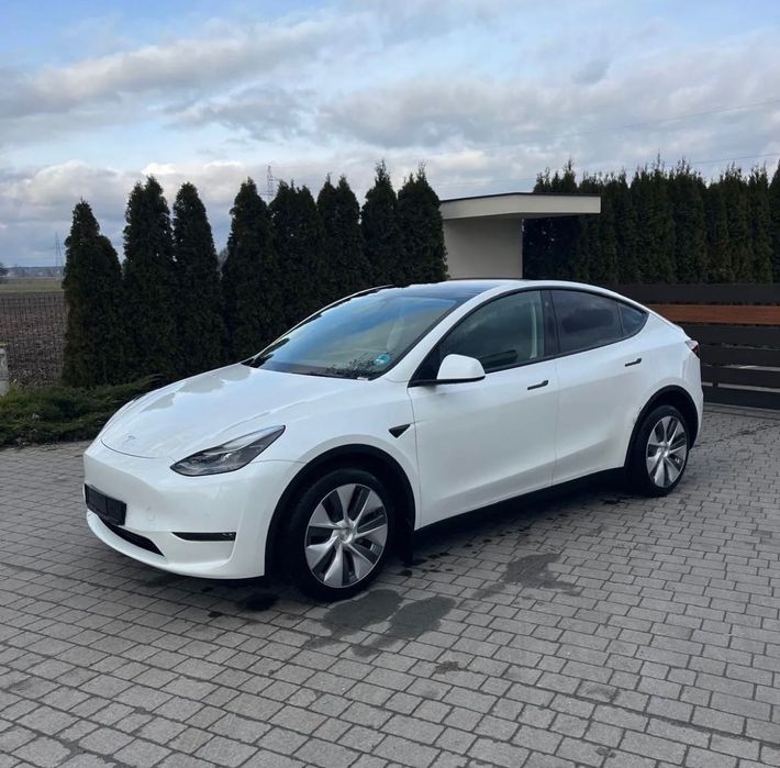 Продам Tesla Y 2022