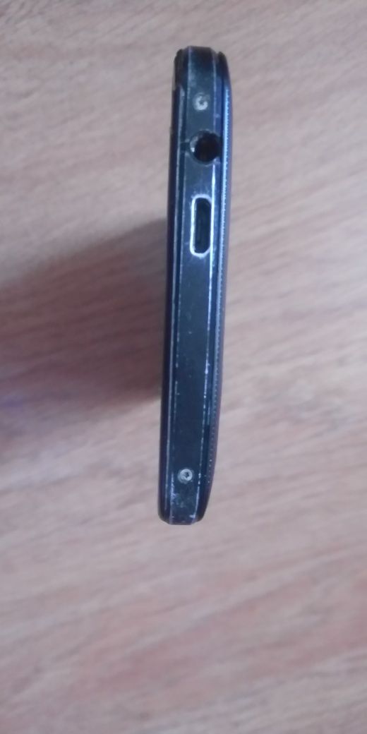 S-TELL M578 не включается