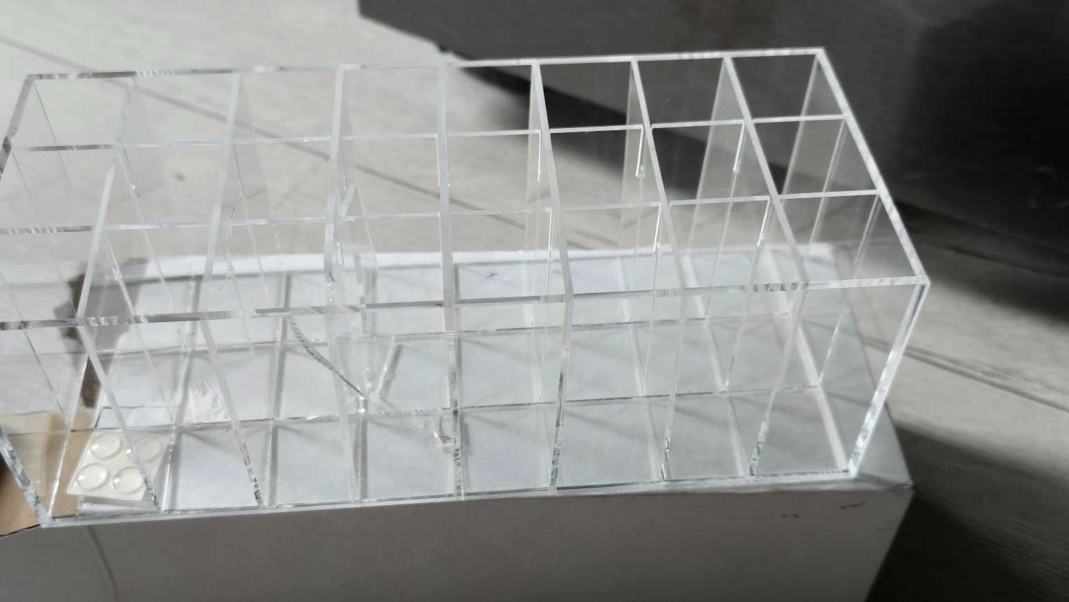 DRERIO Organizer na szminkę błyszczyk z 24 przegródkami akrylowe etui